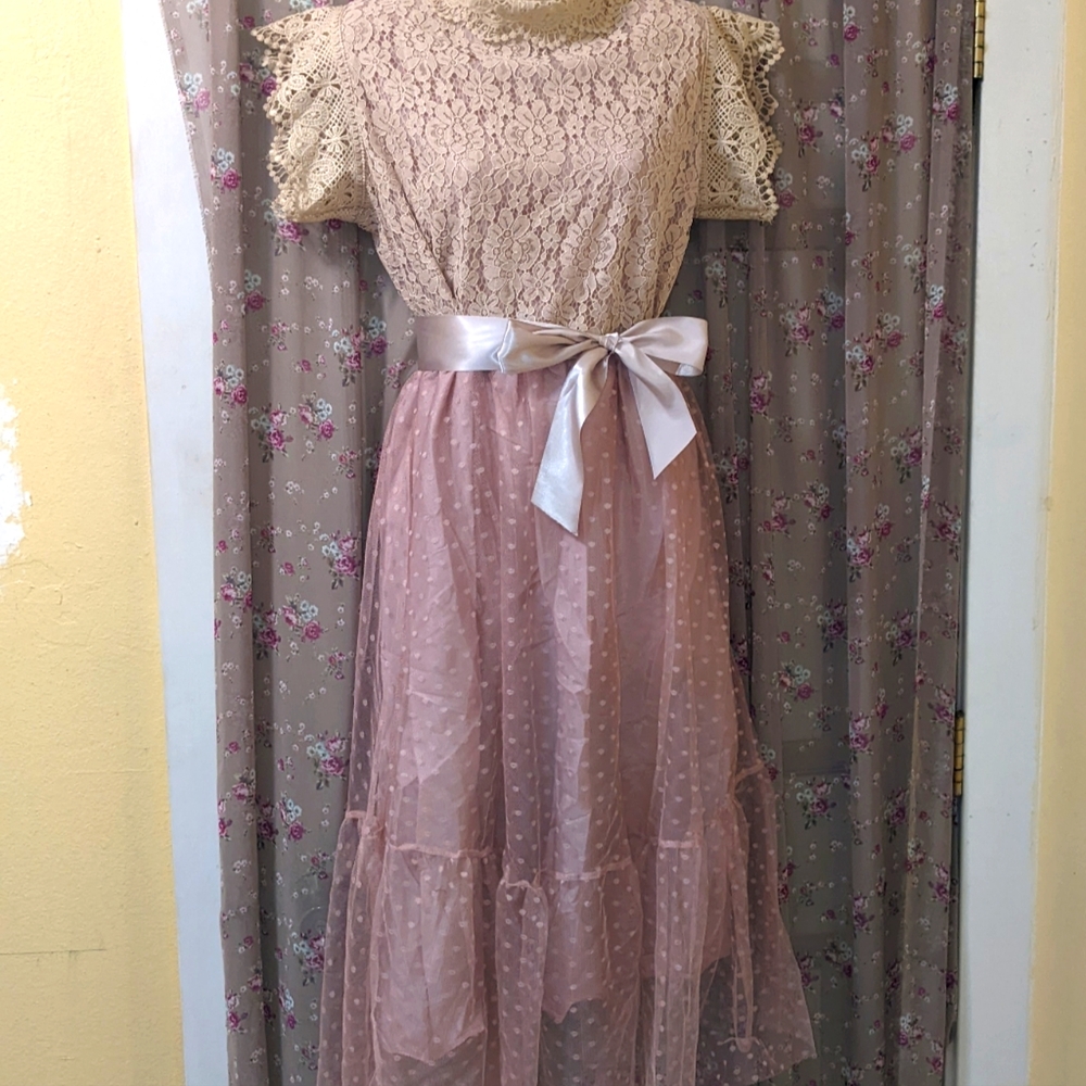 New- XXL Two tone lace dress with ribbon tie